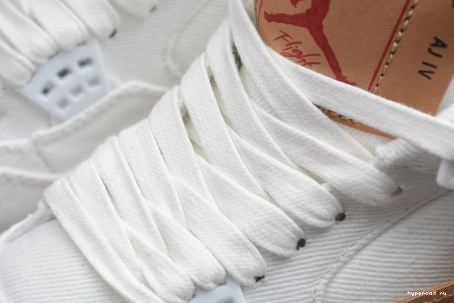 x Air Jordan 4 'White' Levi's AO2571-100 0604